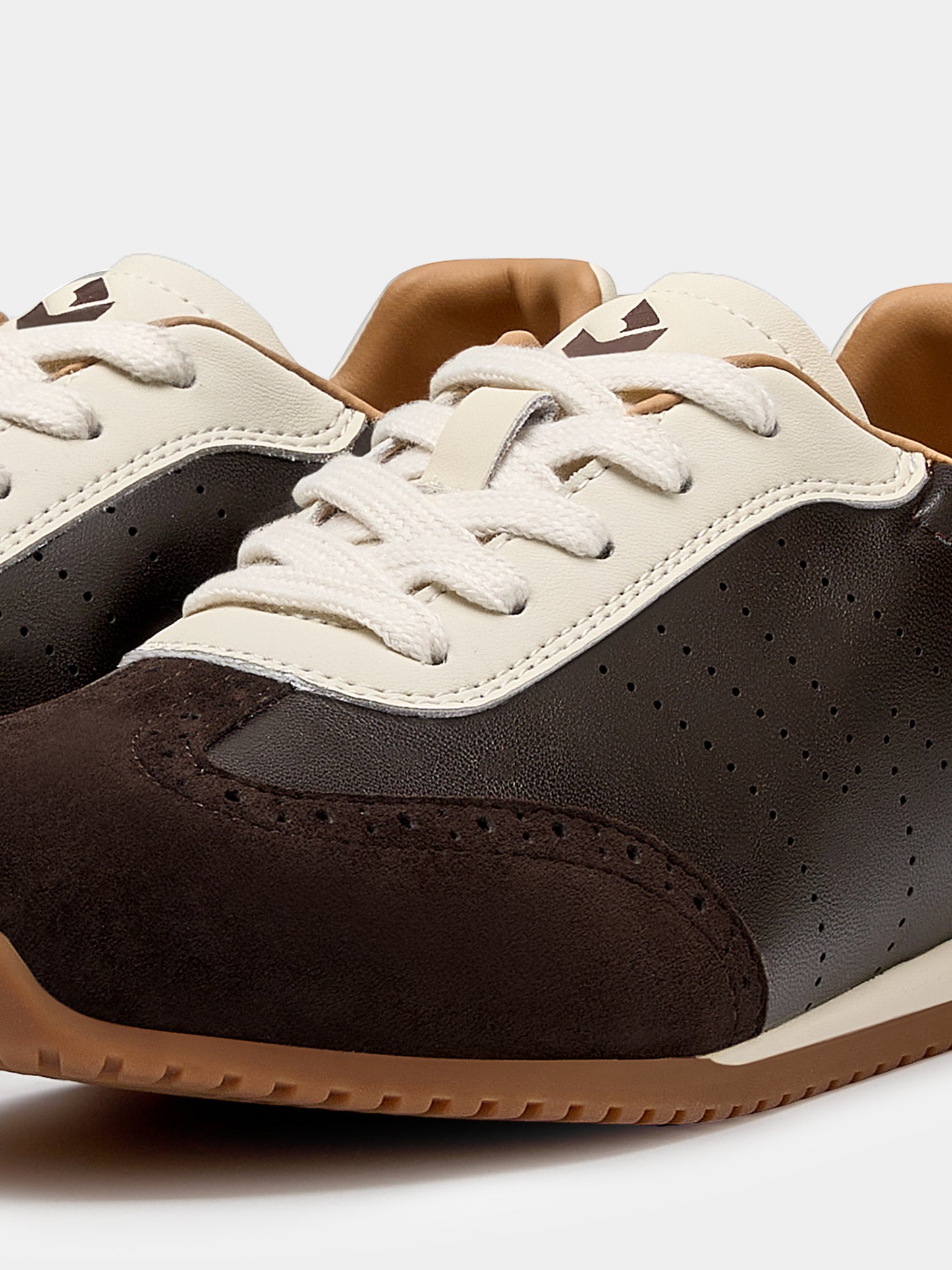 Sleek Slim Women Fashion Sneakers Brown