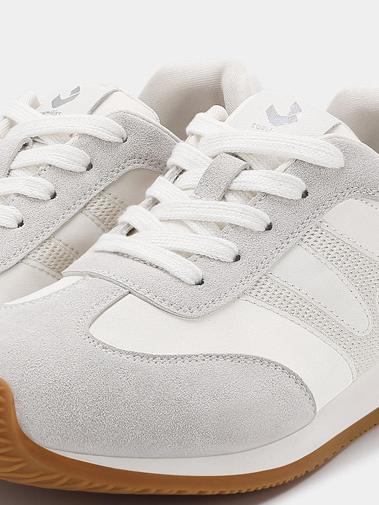 Retro Wide Width Sneakers with Embroidered White/Grey