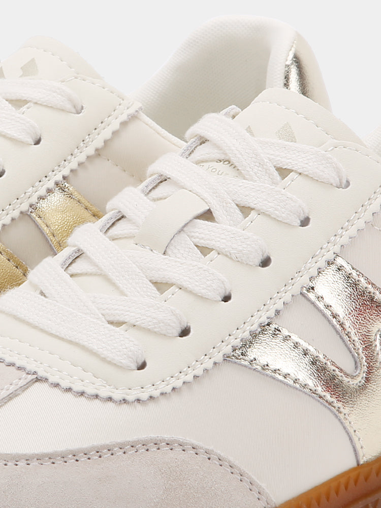CloudFlex Women Fashion Sneakers Gold