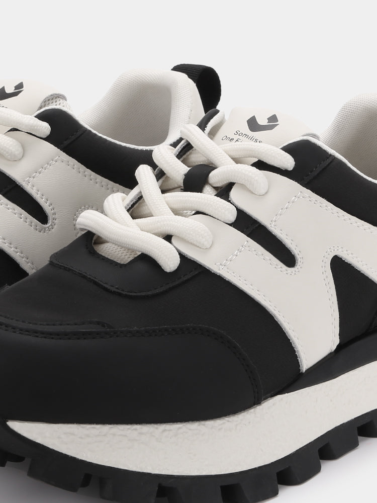 PulseStride Women Fashion Sneakers Black